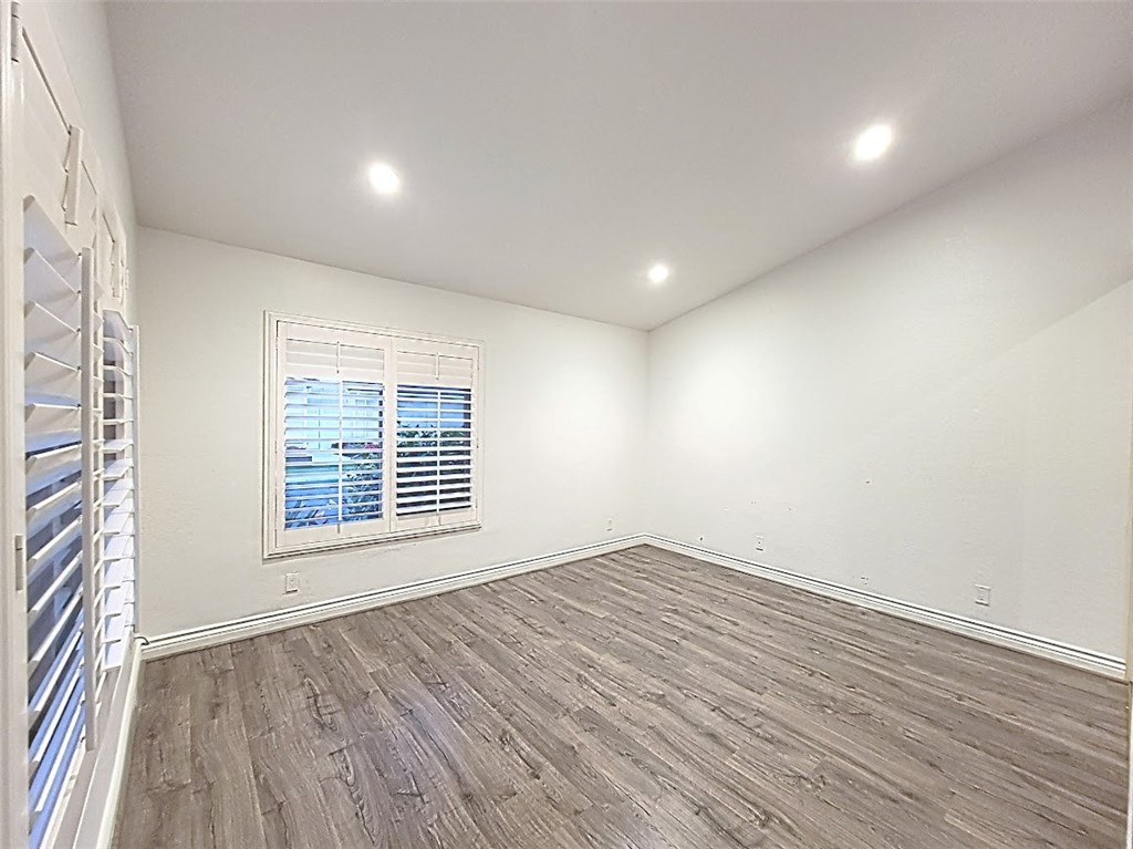 MLS #OC25254212 image #35