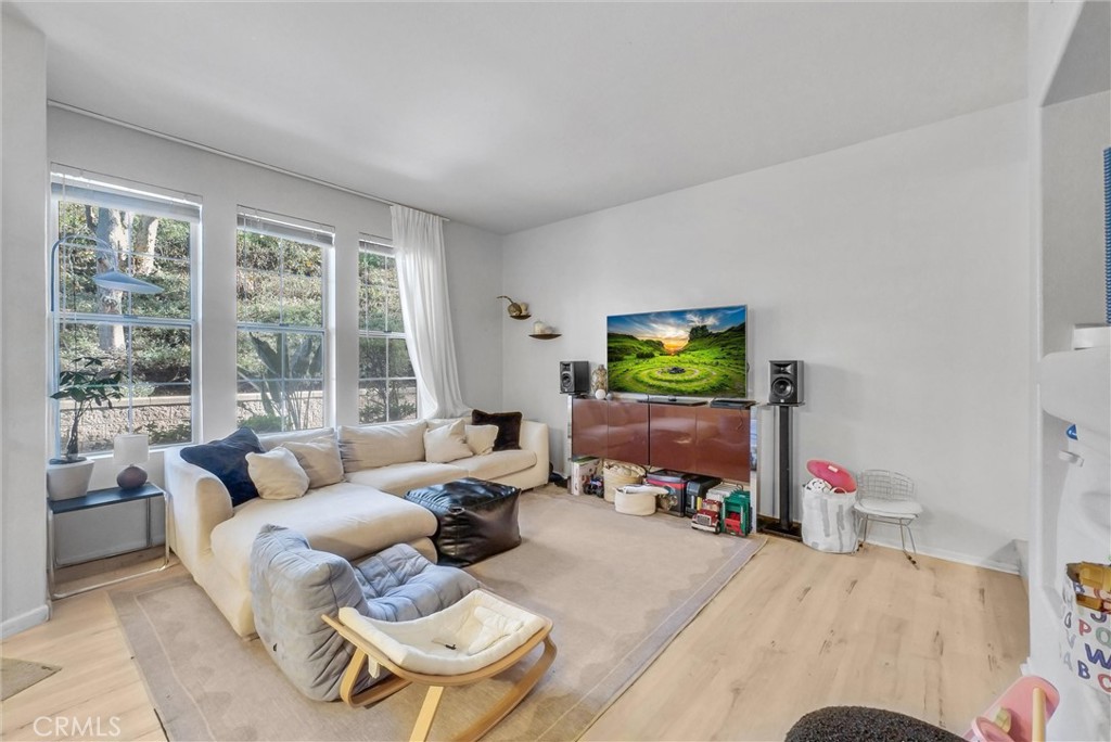 MLS #OC25254293 image #0