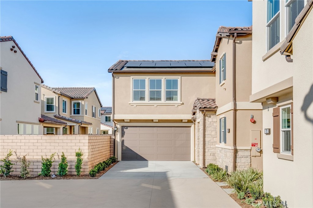 MLS #OC25254319 image #1