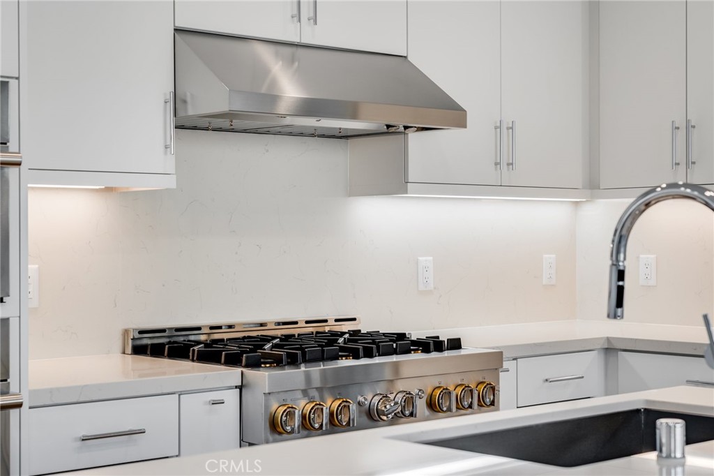 MLS #OC25254319 image #11