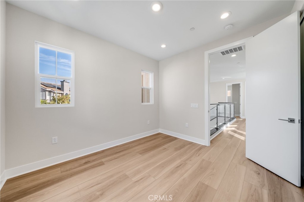 MLS #OC25254319 image #28