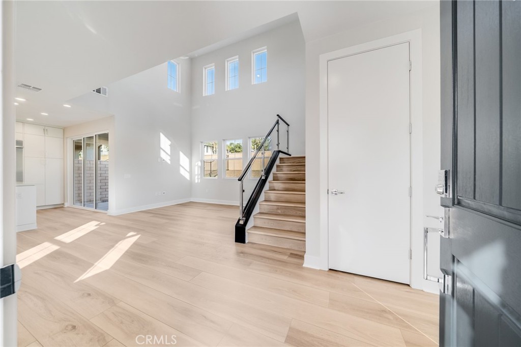 MLS #OC25254319 image #3