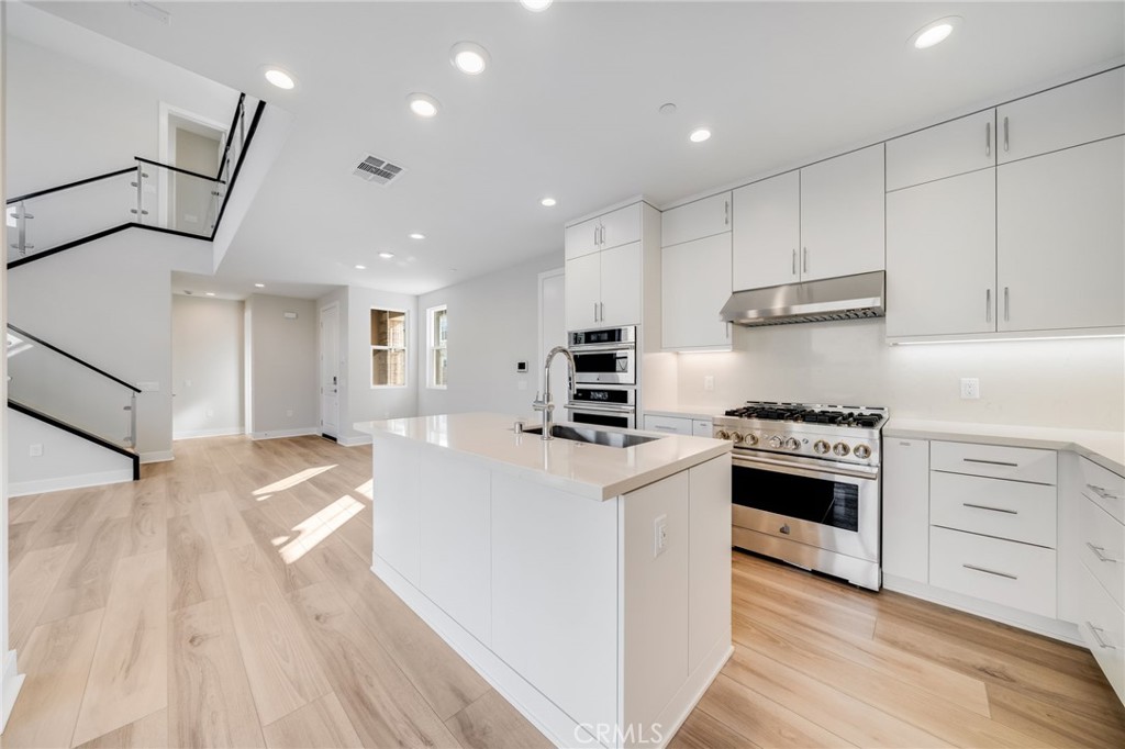 MLS #OC25254319 image #8