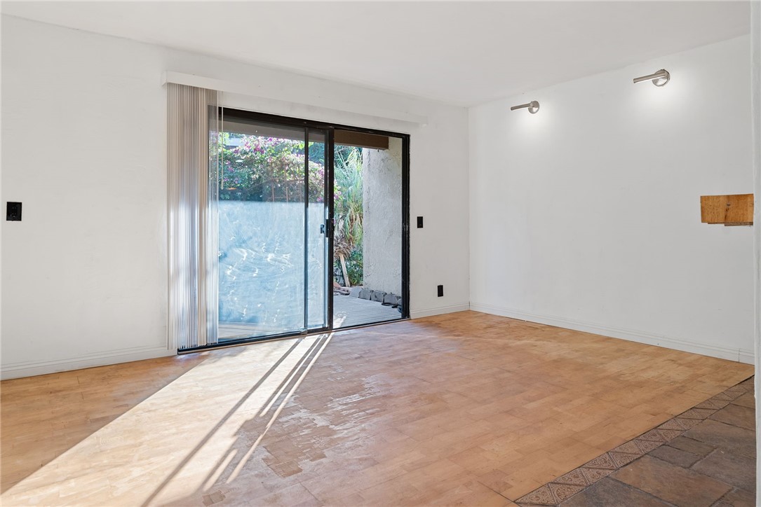 MLS #OC25254343 image #7