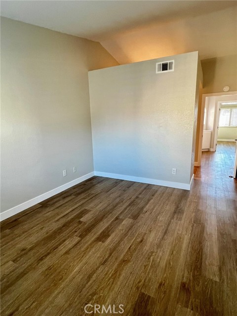 MLS #OC25254346 image #11