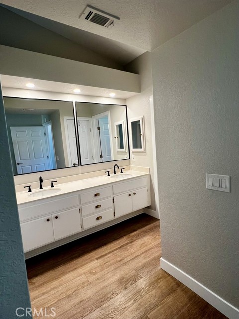 MLS #OC25254346 image #12