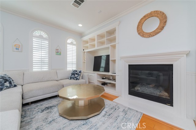 MLS #OC25254348 image #5