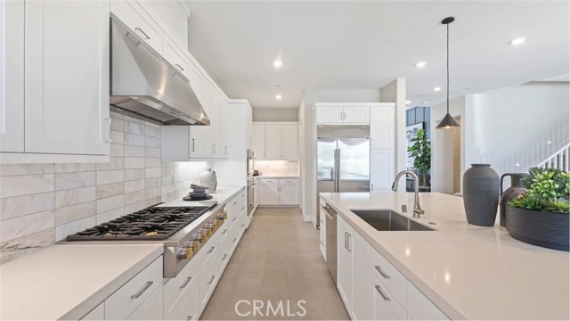 MLS #OC25254383 image #1