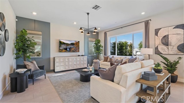 MLS #OC25254383 image #5