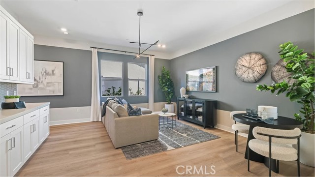 MLS #OC25254383 image #8