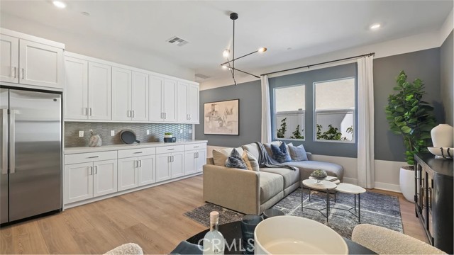 MLS #OC25254383 image #9