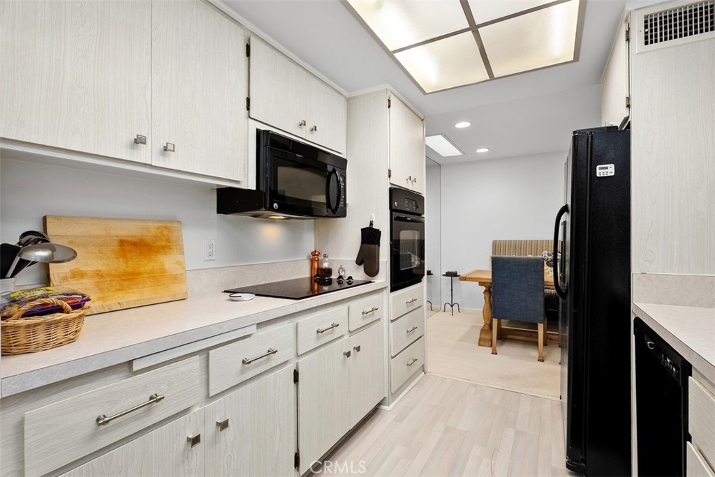 MLS #OC25254445 image #13