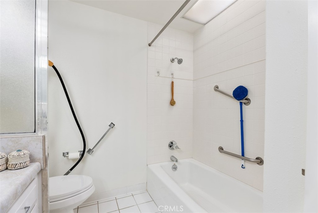 MLS #OC25254445 image #22