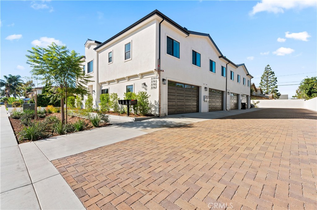 MLS #OC25254469 image #3