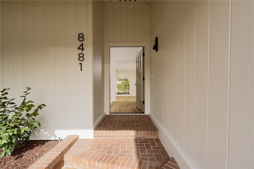 MLS #OC25254478 image #1