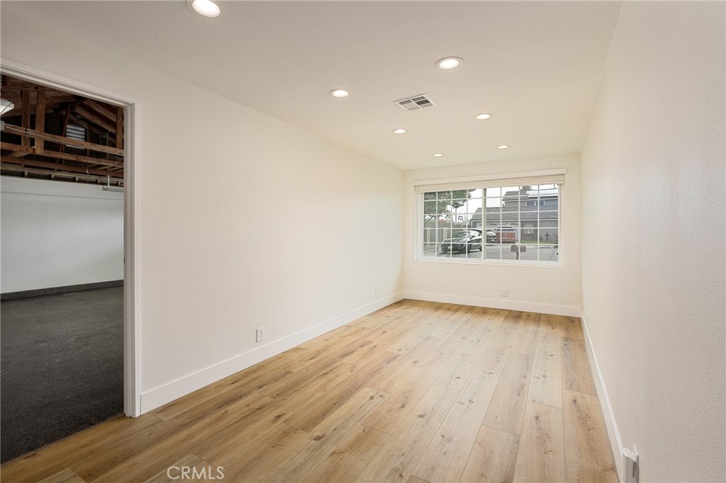 MLS #OC25254478 image #10