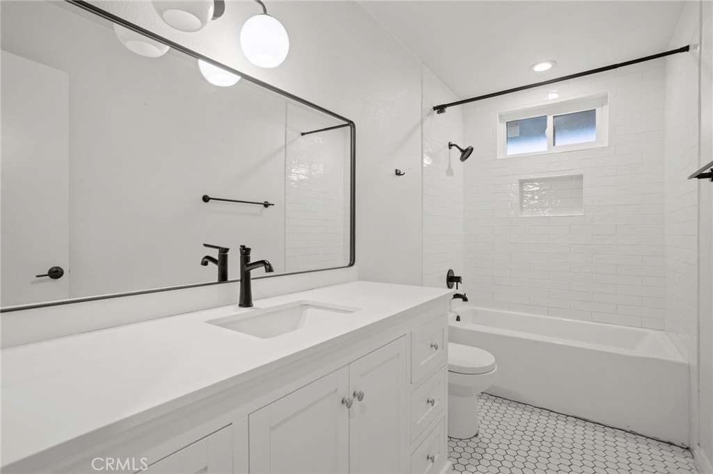 MLS #OC25254490 image #6