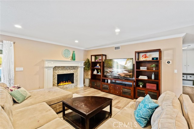 MLS #OC25254515 image #2