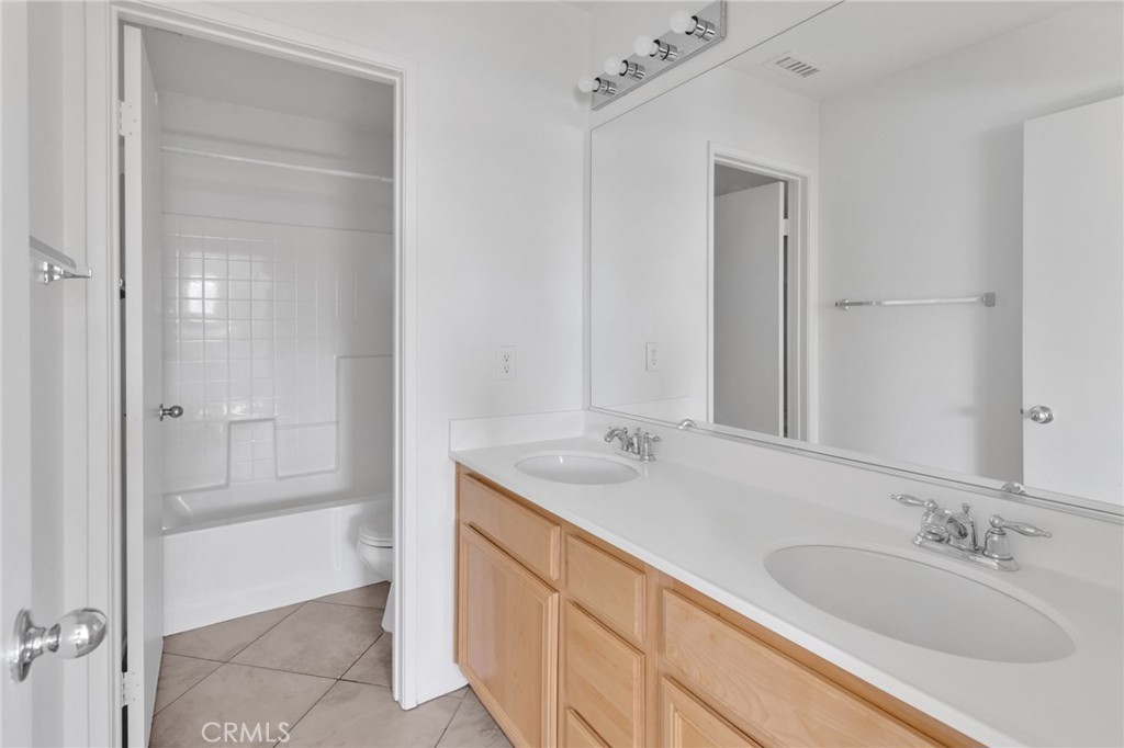 MLS #OC25254605 image #28