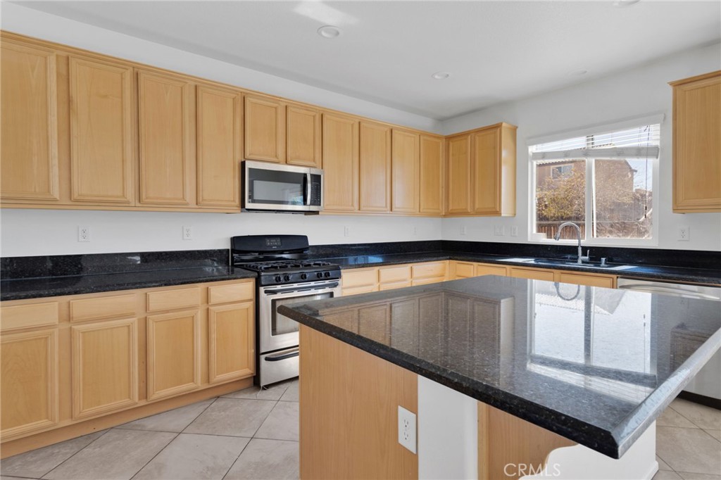 MLS #OC25254605 image #9