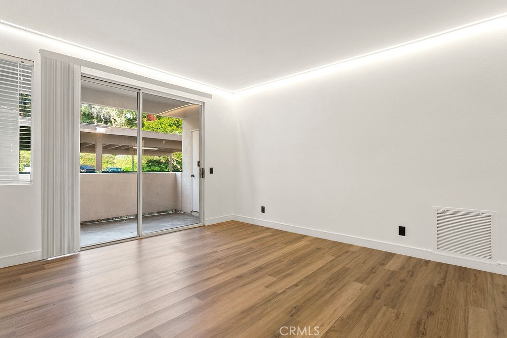 MLS #OC25254672 image #1