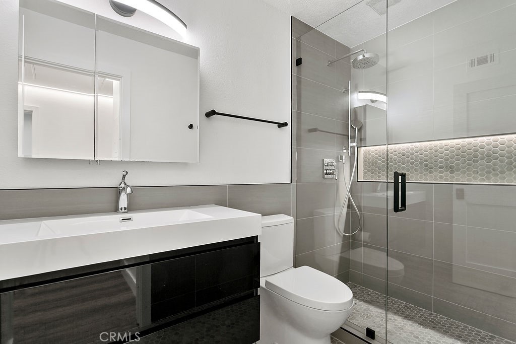 MLS #OC25254672 image #10