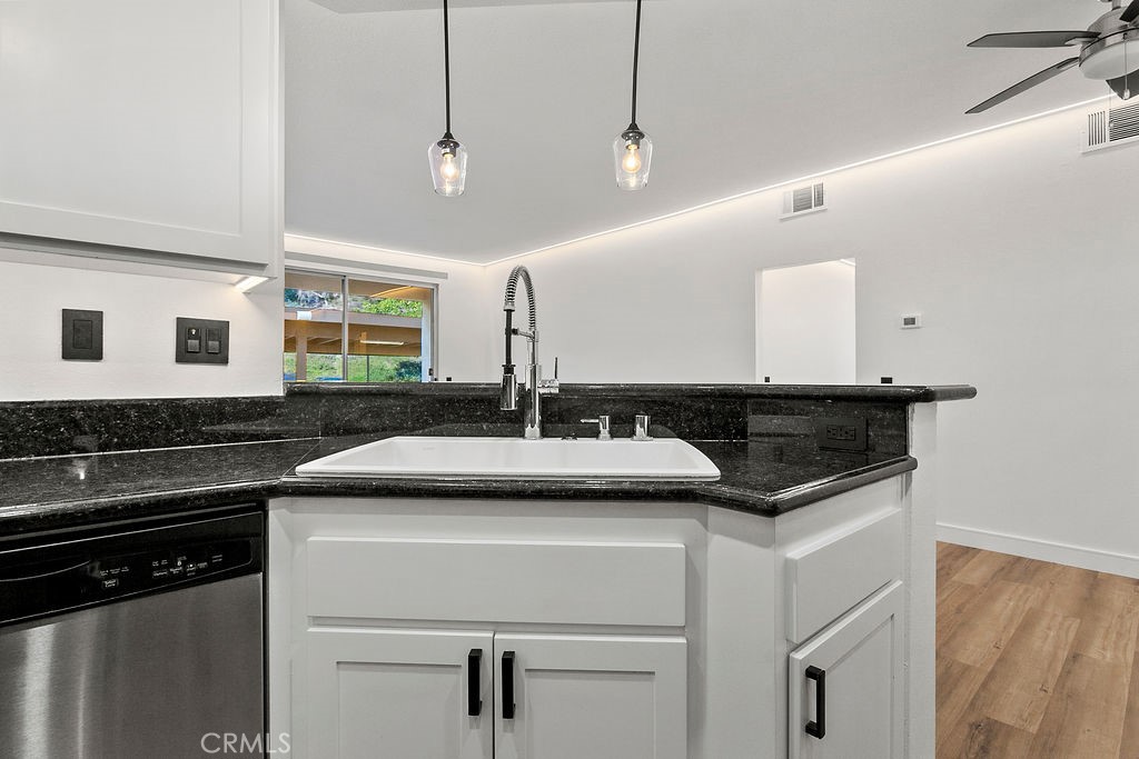 MLS #OC25254672 image #5