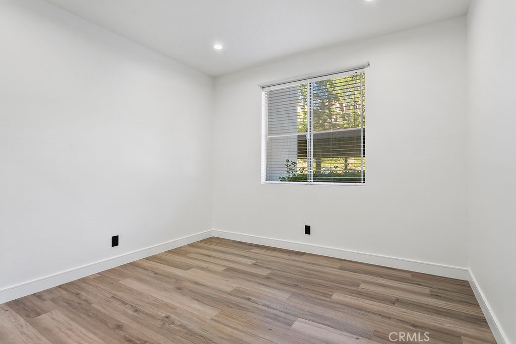 MLS #OC25254672 image #8