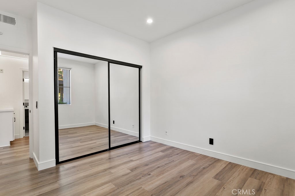 MLS #OC25254672 image #9