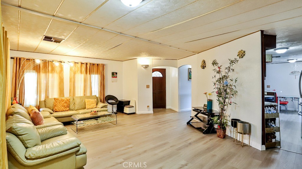 MLS #OC25254675 image #10