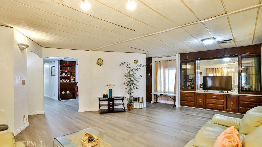 MLS #OC25254675 image #11