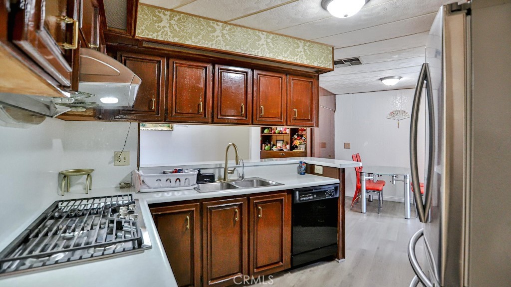 MLS #OC25254675 image #22