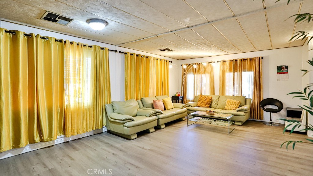 MLS #OC25254675 image #9