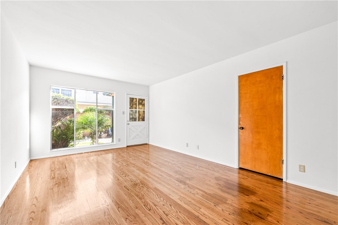 MLS #OC25254724 image #8