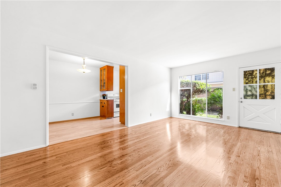 MLS #OC25254724 image #9