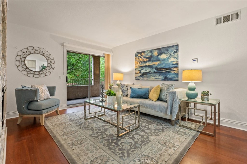 MLS #OC25254752 image #1