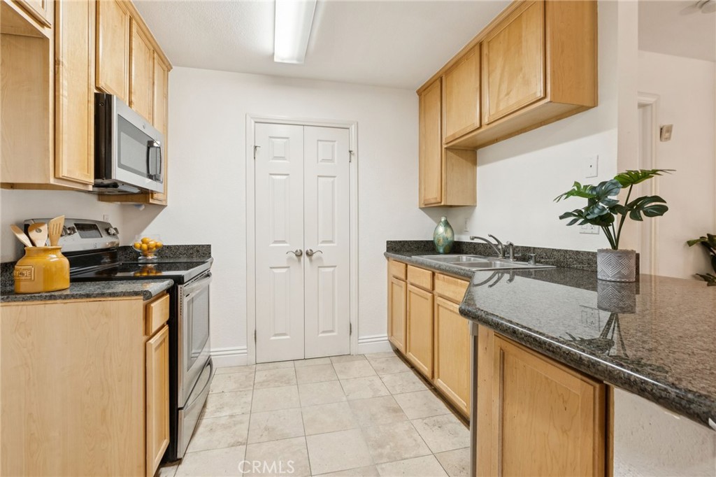 MLS #OC25254752 image #10