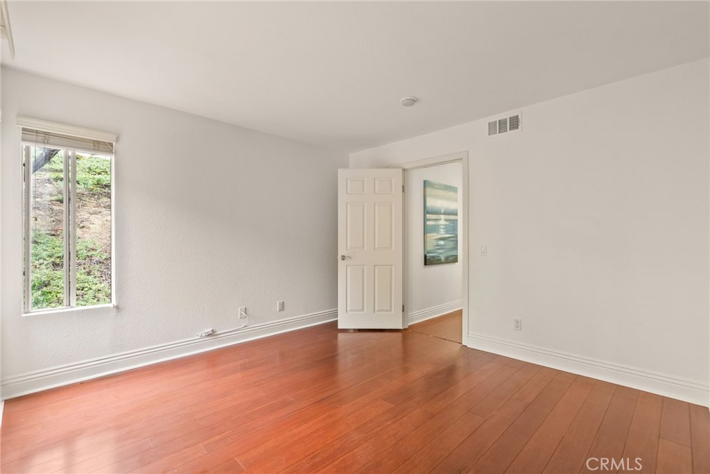 MLS #OC25254752 image #19