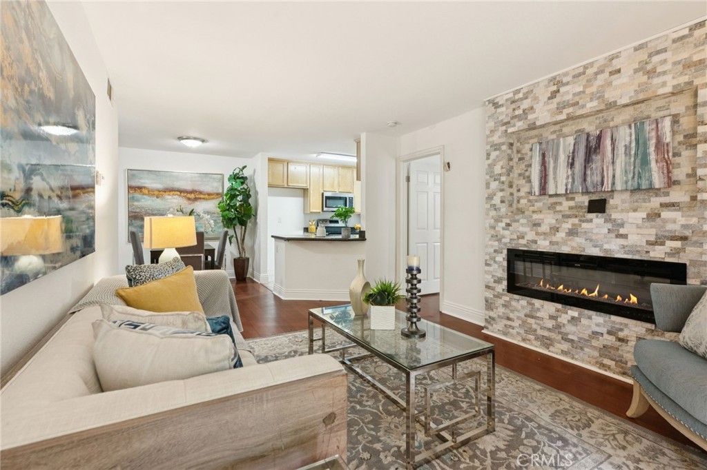 MLS #OC25254752 image #2