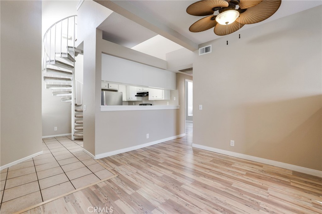 MLS #OC25254786 image #4