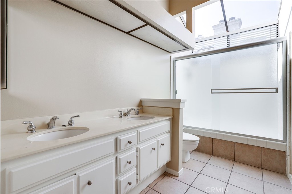 MLS #OC25254786 image #9