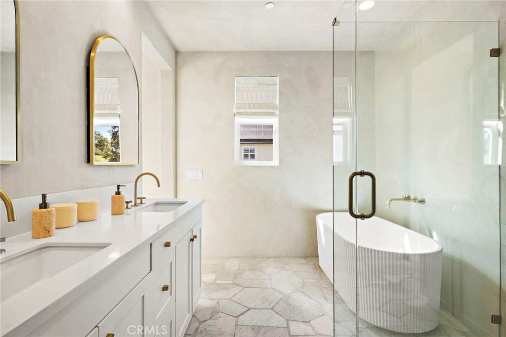 MLS #OC25254792 image #21