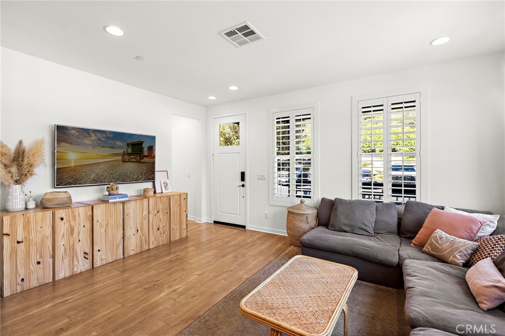 MLS #OC25254792 image #7