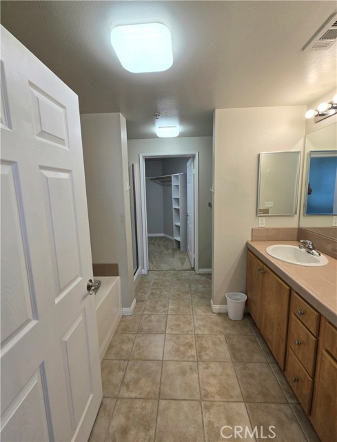 MLS #OC25254939 image #23