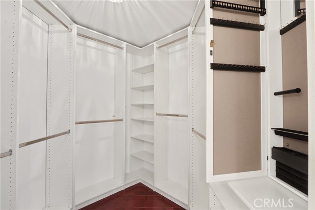 MLS #OC25254981 image #23