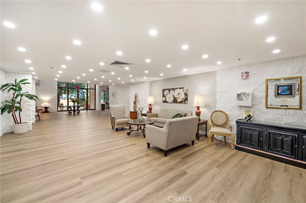 MLS #OC25254992 image #21