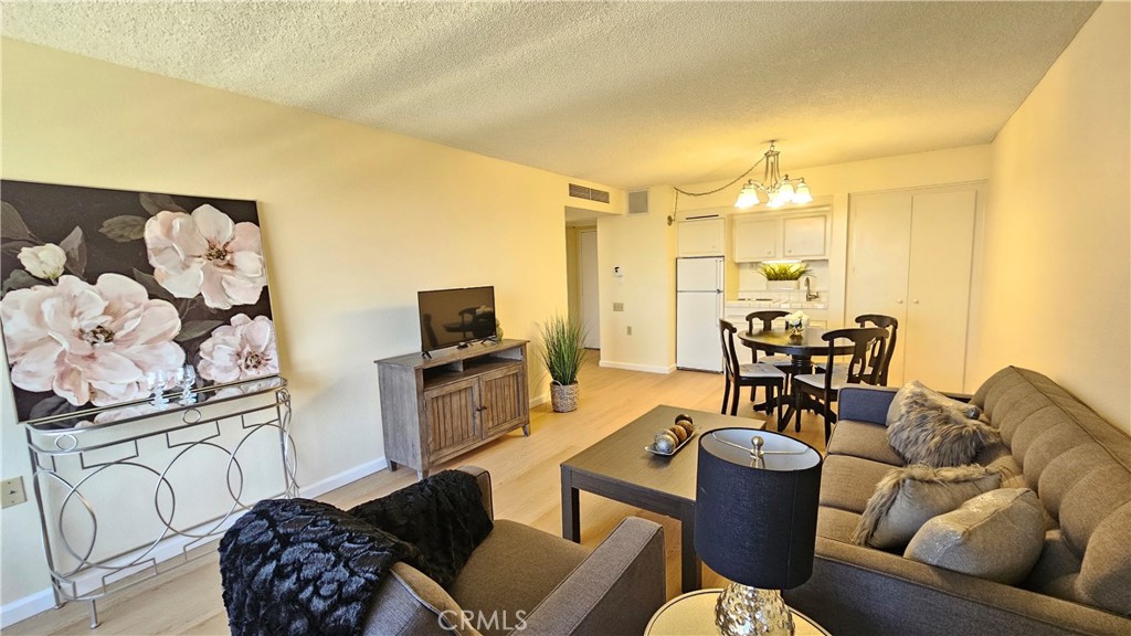 MLS #OC25254992 image #3