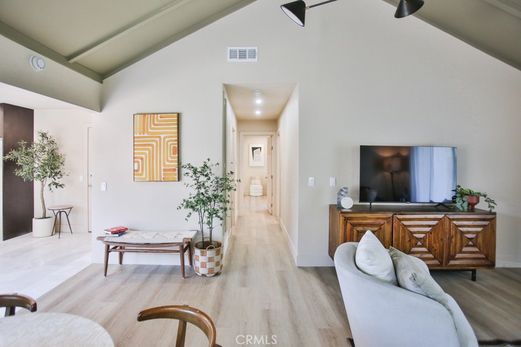 MLS #OC25180654 image #10