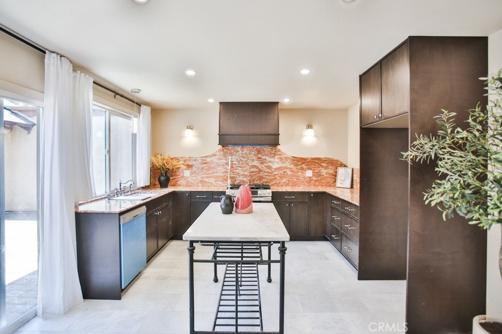 MLS #OC25180654 image #14