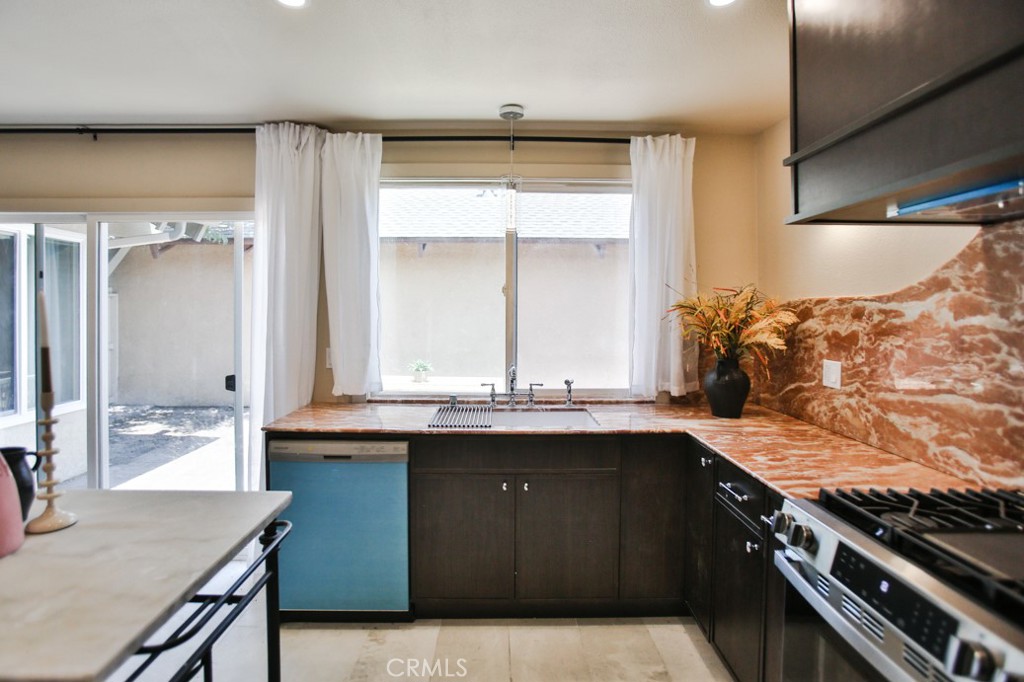 MLS #OC25180654 image #16